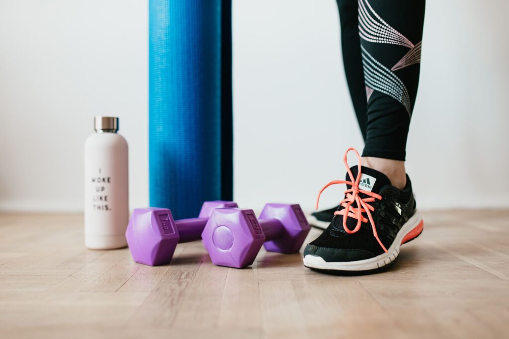 Torba sportowa na siłownię – jak wybrać lekki i pojemny model z osobną kieszenią na buty